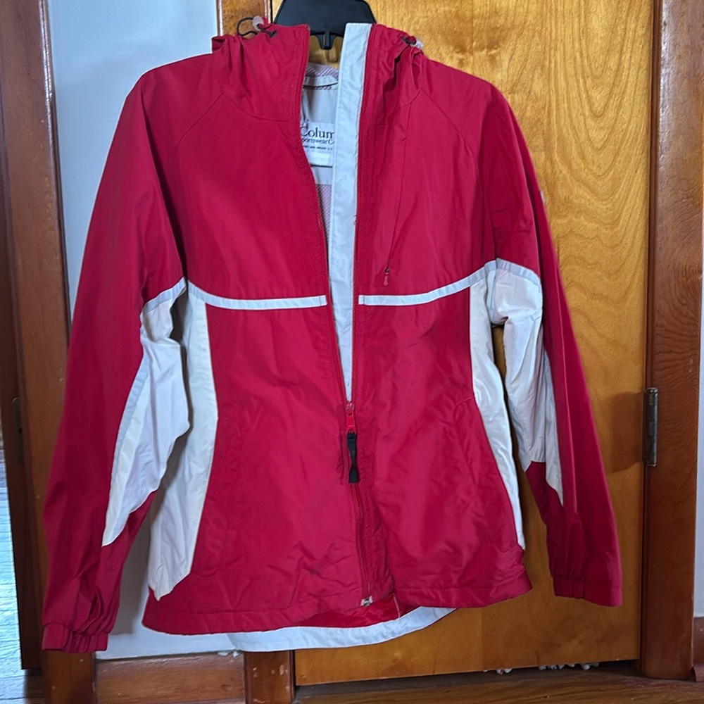 Lightweight Women’s Columbia Jacket